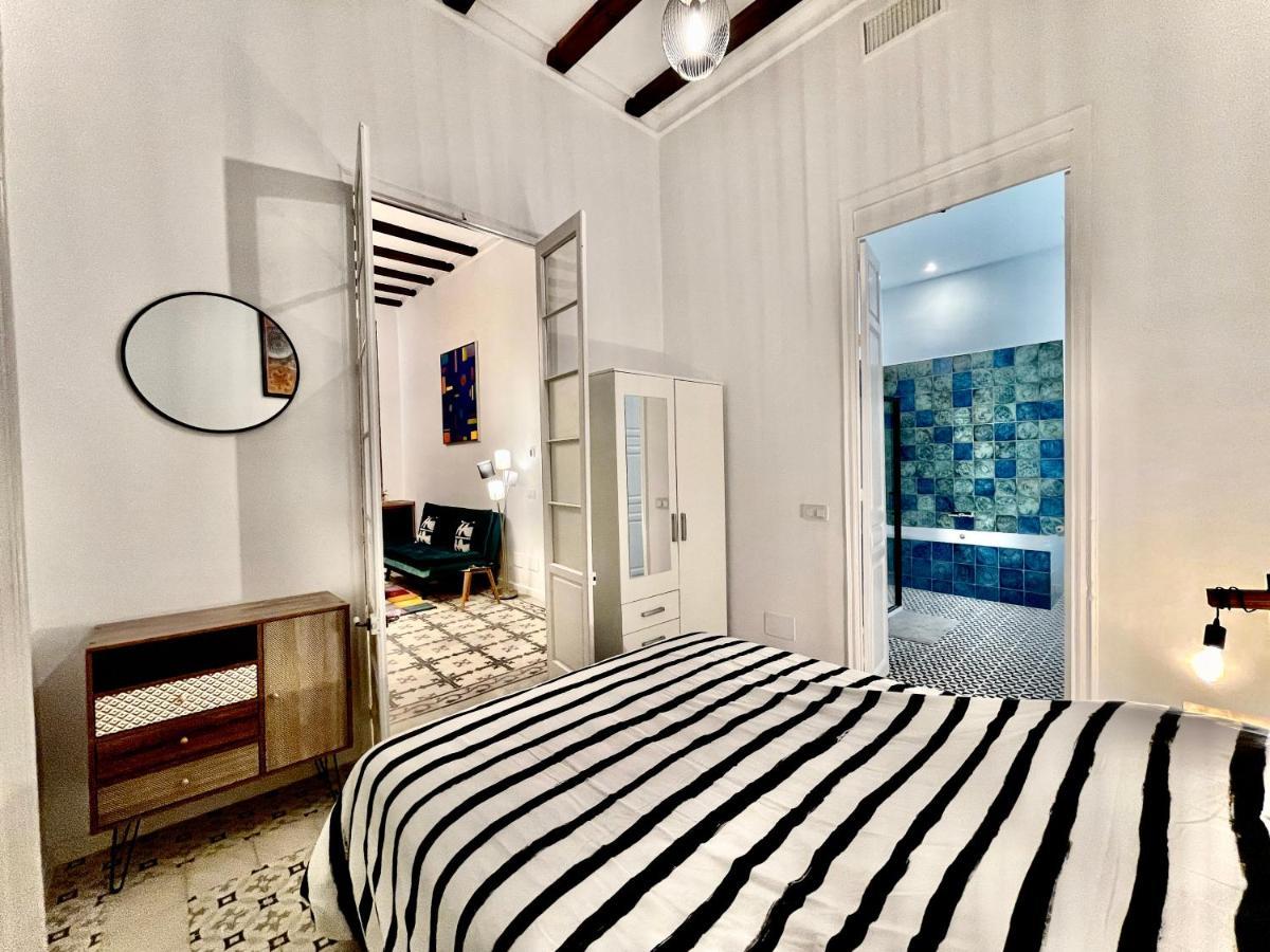 Picasso'S Deluxe Puerta Verde Малага Екстериор снимка